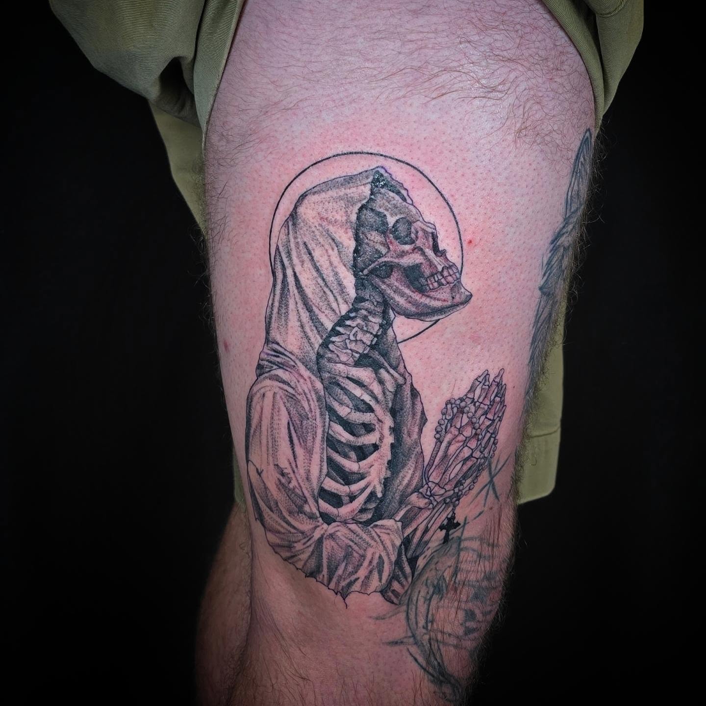 Thank you Connor for allowing me to do this rad peice. 
.
.
.
.
#skulltattoo #prayingtattoo #dmvtattooartist #marylandtattooartist #redoctopustattoo