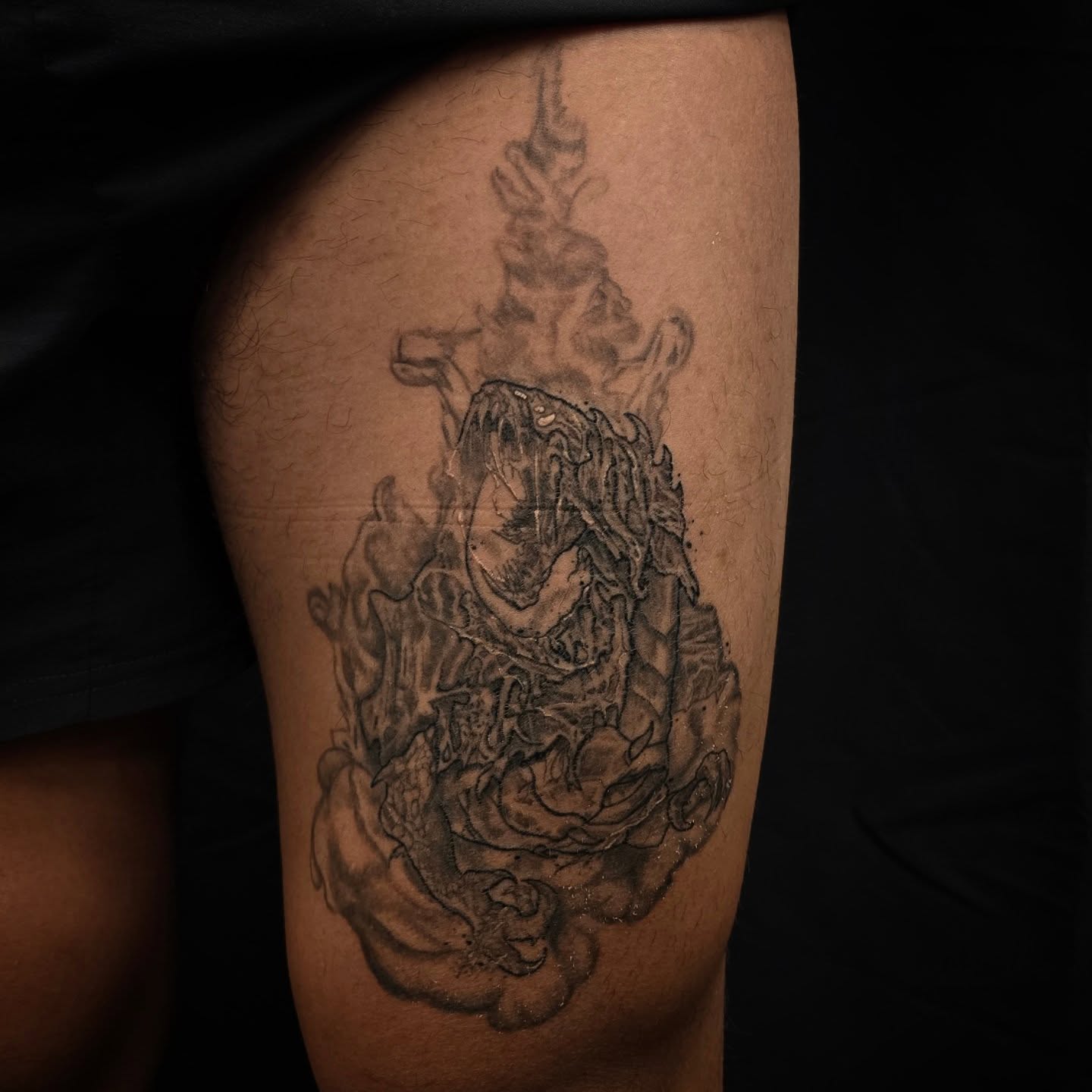 Do you recongize this dragon? Thank you Kyle for allowing me to do this piece! (Healed photo because my fresh one was blurry!) 
.
.
.
.
.
 #redoctopustattoo ##dmvtattooartist #marylandtattooartist #monsterhuntertattoo #monsterhunter