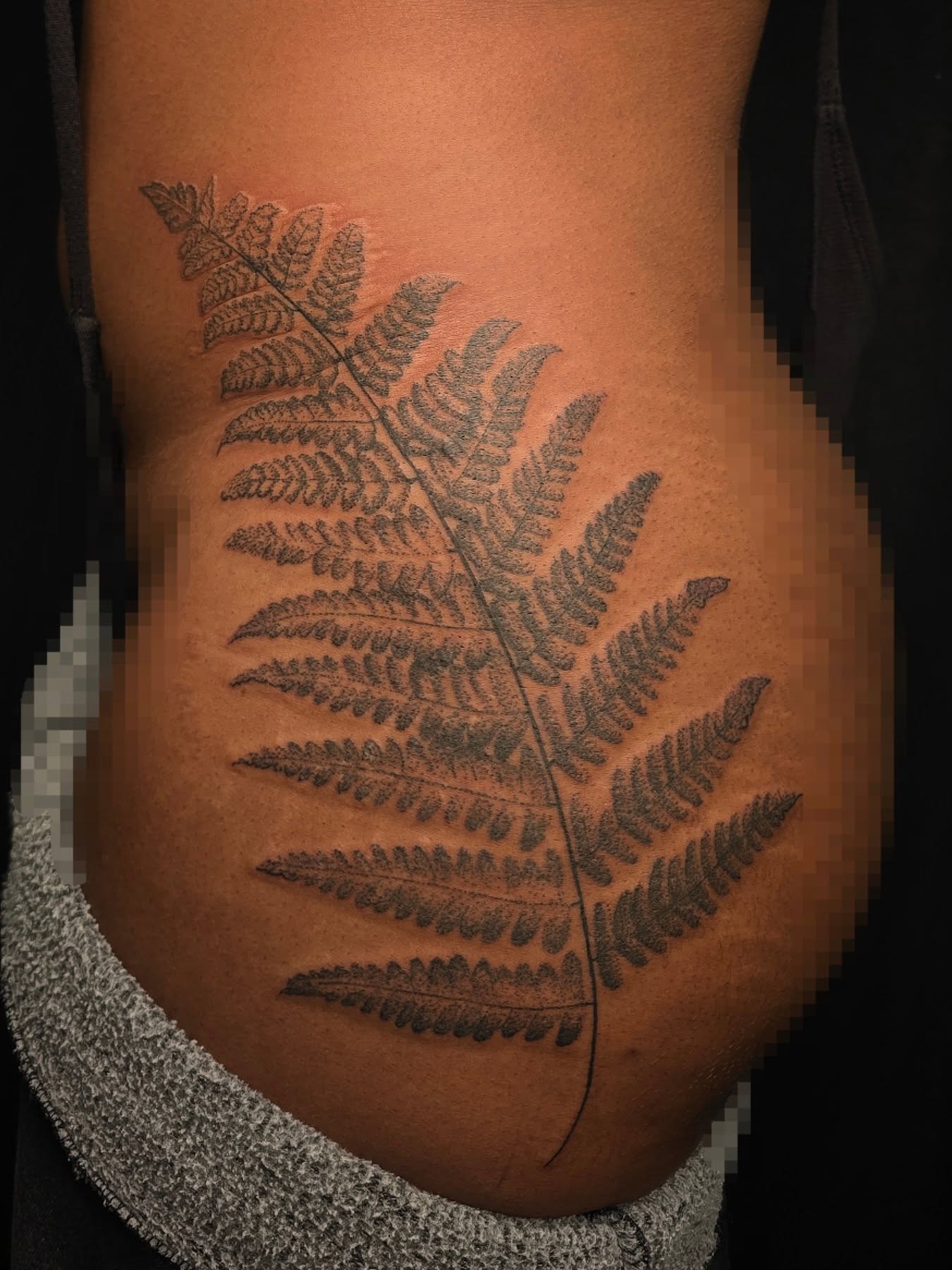 Thank you for allowing me to do this Fern! 
.
.
.
.
#ferntattoo #stippledtattoos #stippling #redoctopustattoo