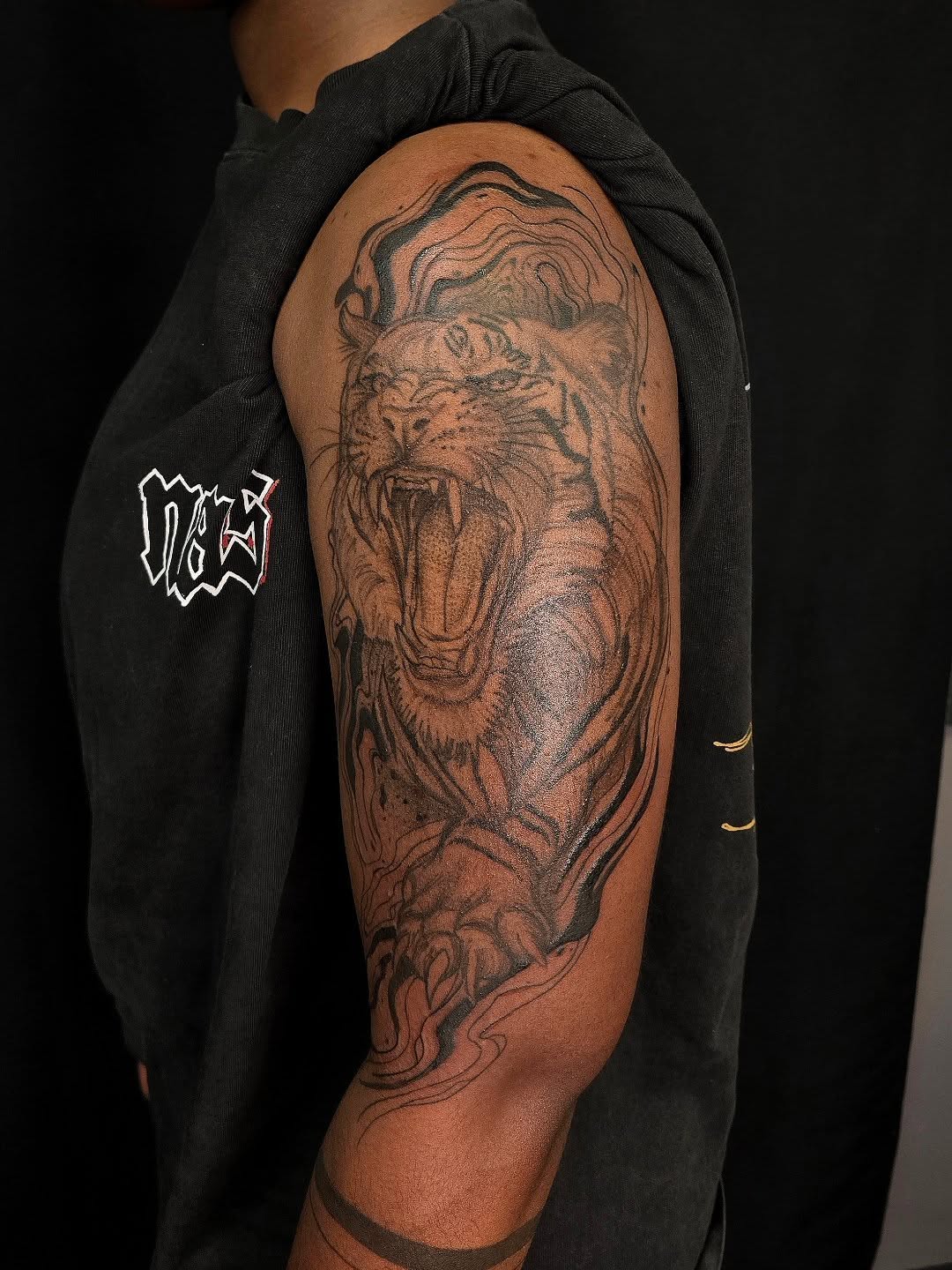 Healed with a small touch up! Love concepts like this! 
.
.
.
#redoctopustattoo #tigertattoos #dmvartists #marylandtattooartist #dmv