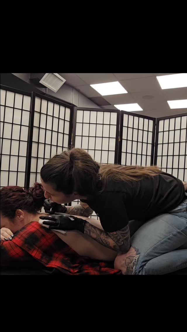 Nothing strange here, just two best friends trying to get a job done. #tattooartists #marylandtattooartist #dmvartists #redoctopusmaryland #dmv